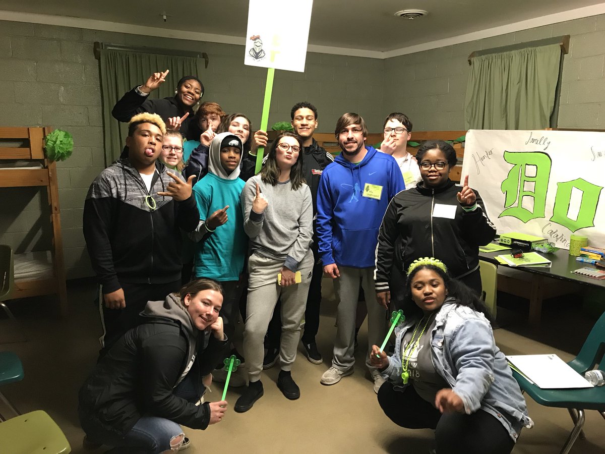 FishUnderwood's tweet photo. Dover wins!! So proud of this team!!! @GRLW_18 @GRHS_Stallions @grcollegiate #grlw2018 https://t.co/94DHpPPQe5