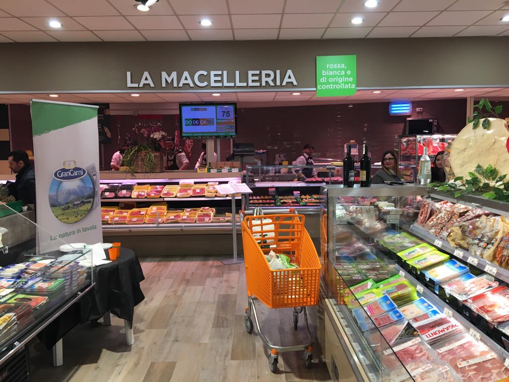 dipierromarco's tweet photo. Nuova apertura @DodecaOfficial. Anche con Multicedi  #edlp cresce in Campania.
Interessanti spunti per strategia di marketing incentrata su #sostenibilità, #etica e #risparmioenergetico https://t.co/7HJQFkw2XE