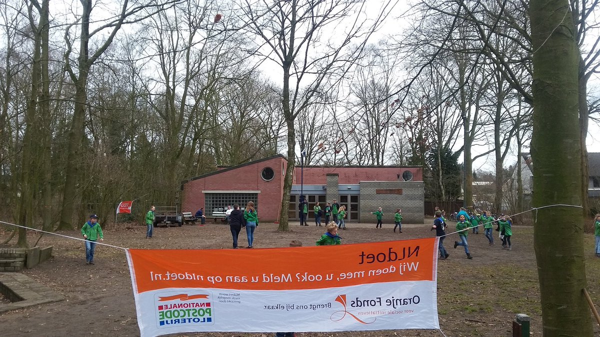 RLevgroep's tweet photo. # NL DOET.  Op 19 plekken werd hard gewerkt door vrijwilligers https://t.co/OJpf2BFevJ