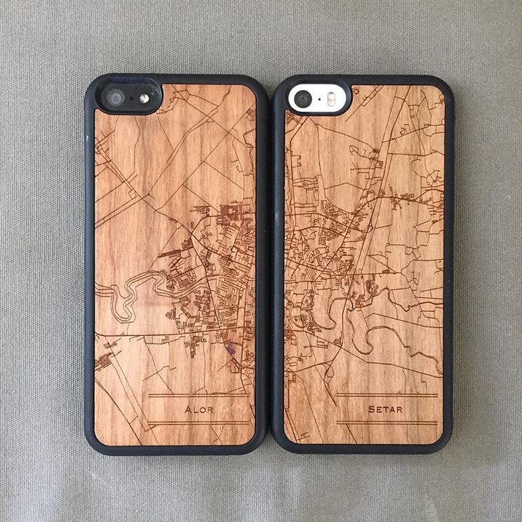 CarvedLLC's tweet photo. Have a special place? Our collaboration with @jacedotdesign allows you to put a custom map design on your case. 📸 : @jacedotdesign
---
https://t.co/kL5mlHwbg3
---
#carved #indiana #elkhart #jacedesign #map #naturallyunique https://t.co/p2ZXesmWhN