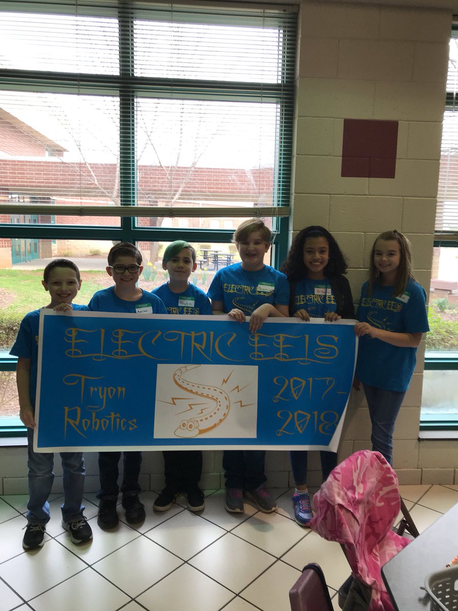 CrystalBPainter's tweet photo. Here we go!  Good luck Tryon Electric Eels!!  #robogaston #gcsk12 #tryontigers https://t.co/ttsNWczGgl