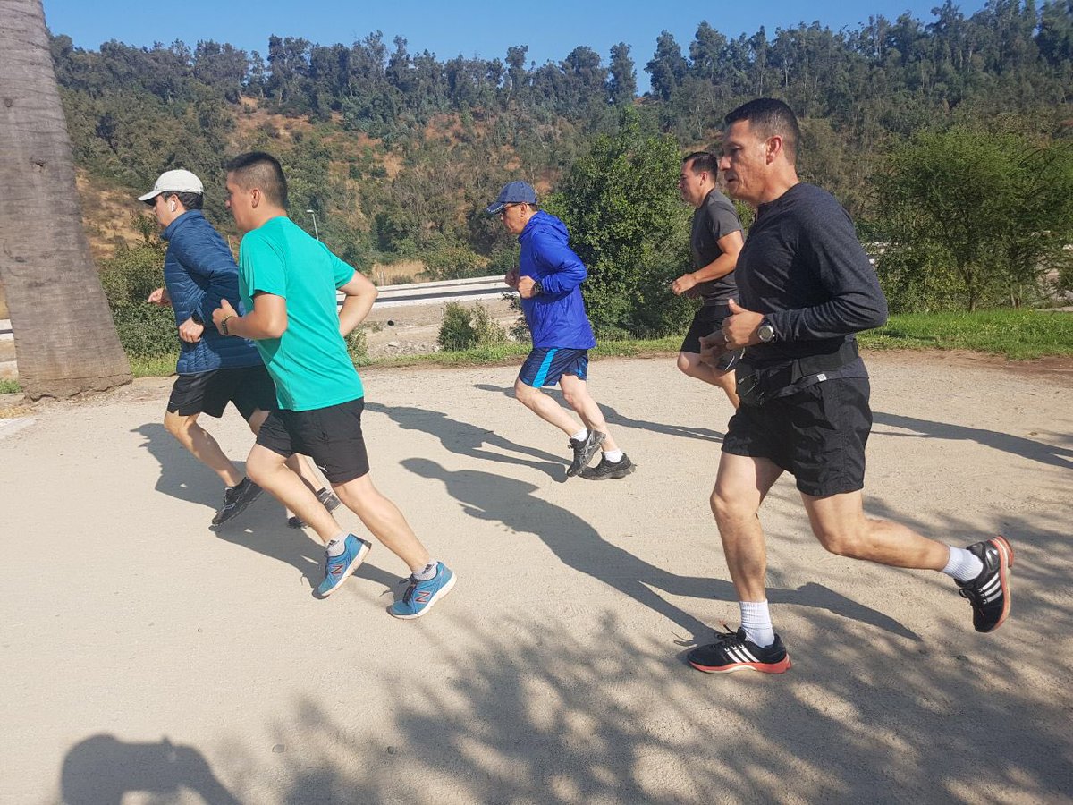 JuanOrlandoH's tweet photo. Activados!! en parque Bicentenario en la ciudad de Santiago de Chile, preparándonos para una importante jornada de trabajo. Seguiremos construyendo parques cómo este en todo Honduras. https://t.co/tfHUnesIU6