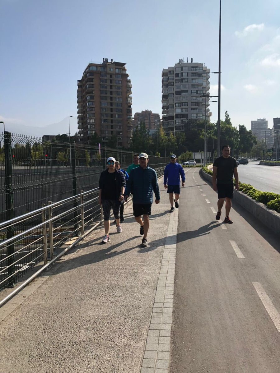 JuanOrlandoH's tweet photo. Activados!! en parque Bicentenario en la ciudad de Santiago de Chile, preparándonos para una importante jornada de trabajo. Seguiremos construyendo parques cómo este en todo Honduras. https://t.co/tfHUnesIU6