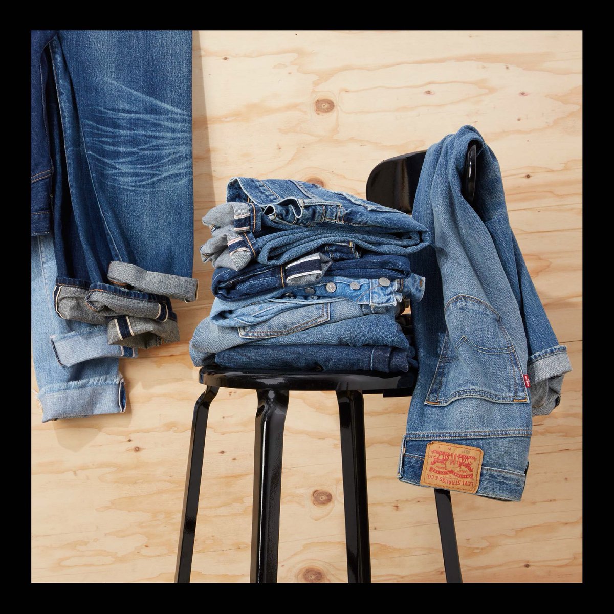 Silver_Store's tweet photo. Nunca serán suficientes. Unos jeans @levis_co siempre son necesarios en el armario 👖 #LiveInLevis https://t.co/oVcsd9Qdla