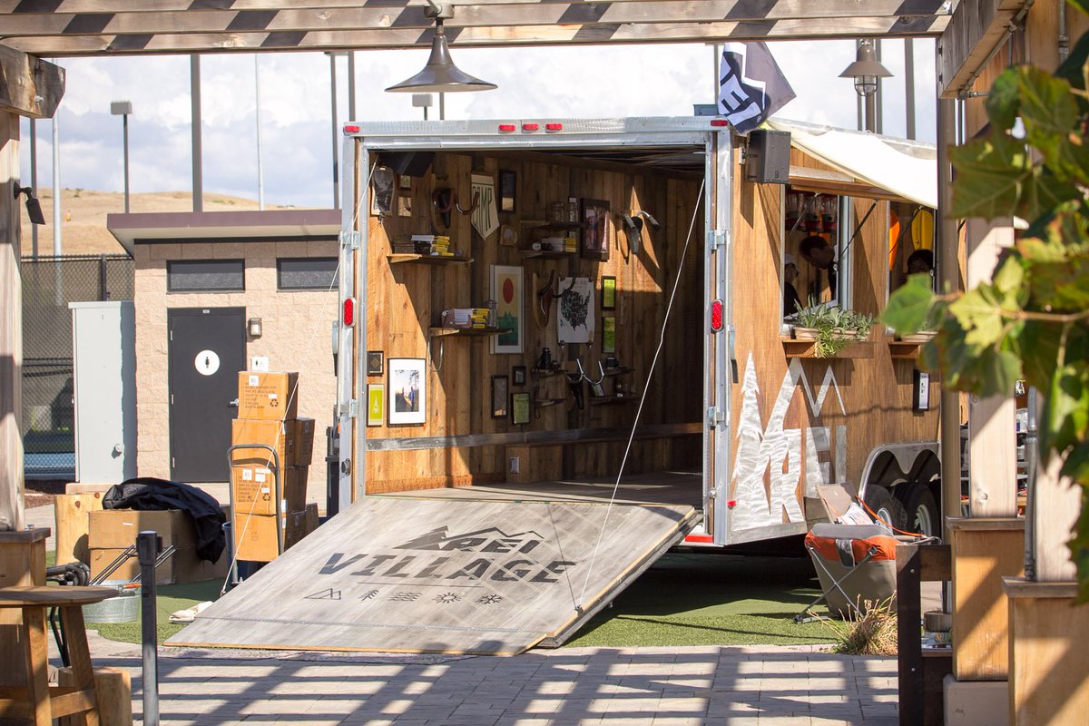 TurtleTransit's tweet photo. This was such a fun project we worked with @REI on to help promote living an active healthy lifestyle while selling some awesome products!

#optoutside #hiking #REI #takeahike #nature ##experientialmarketing #builtbyturtle #branding #marketing #wrapit #cars #turtle #makeover #fun https://t.co/ritfl72NUy
