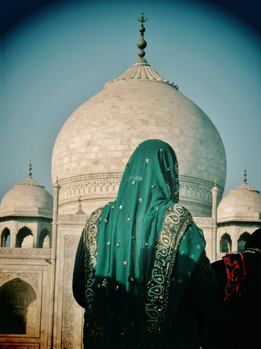 maureenmckendry's tweet photo. Indian woman wearing a beautiful sari at the Taj Mahal.
You can buy this print from my shop here for £15 > https://t.co/9r9Ili5b4Z
#indiawallart #indiaphotography #travelphotography #tajmahalwallart #indiaprint #indiadecor #indiawalldecor #tajmahalprint #wallart #photography https://t.co/oIaHUwRbX7