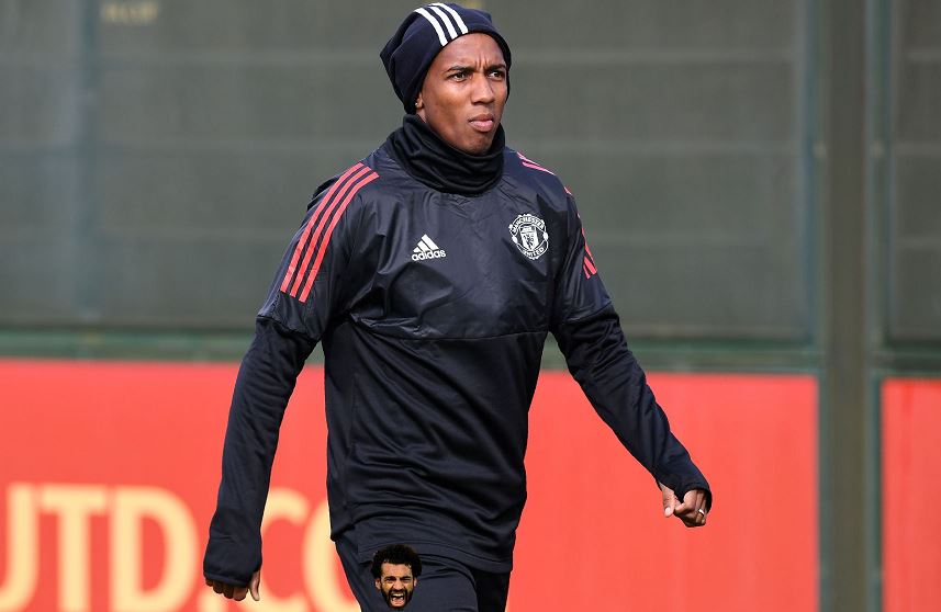 What's that in Ashley Young's pocket? 🧐