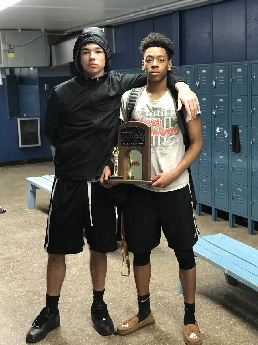 T_Frisby3's tweet photo. family.. we did it.. from the region to the state. this was my ultimate goal for the year ❤️💯💍 #GTVA https://t.co/nXMwatQy3J