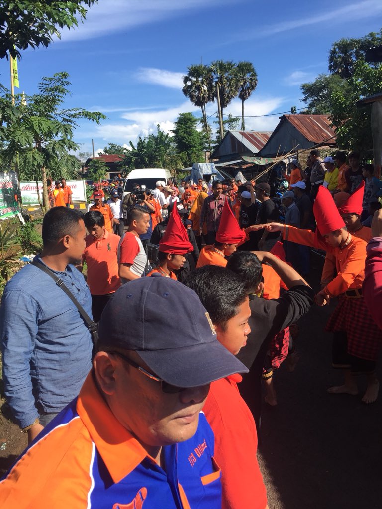 community_113's tweet image. Seperti padi, kian berisi kian merunduk..

#DIAmi
#113