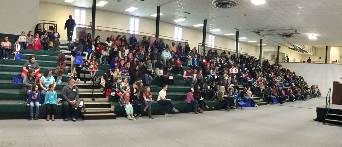 ACECGA's tweet photo. 250 girls + 35 booths + 1 trivia bowl = priceless fun! #IAG2Engineering #GaEngineers https://t.co/7Js3EFbnrw