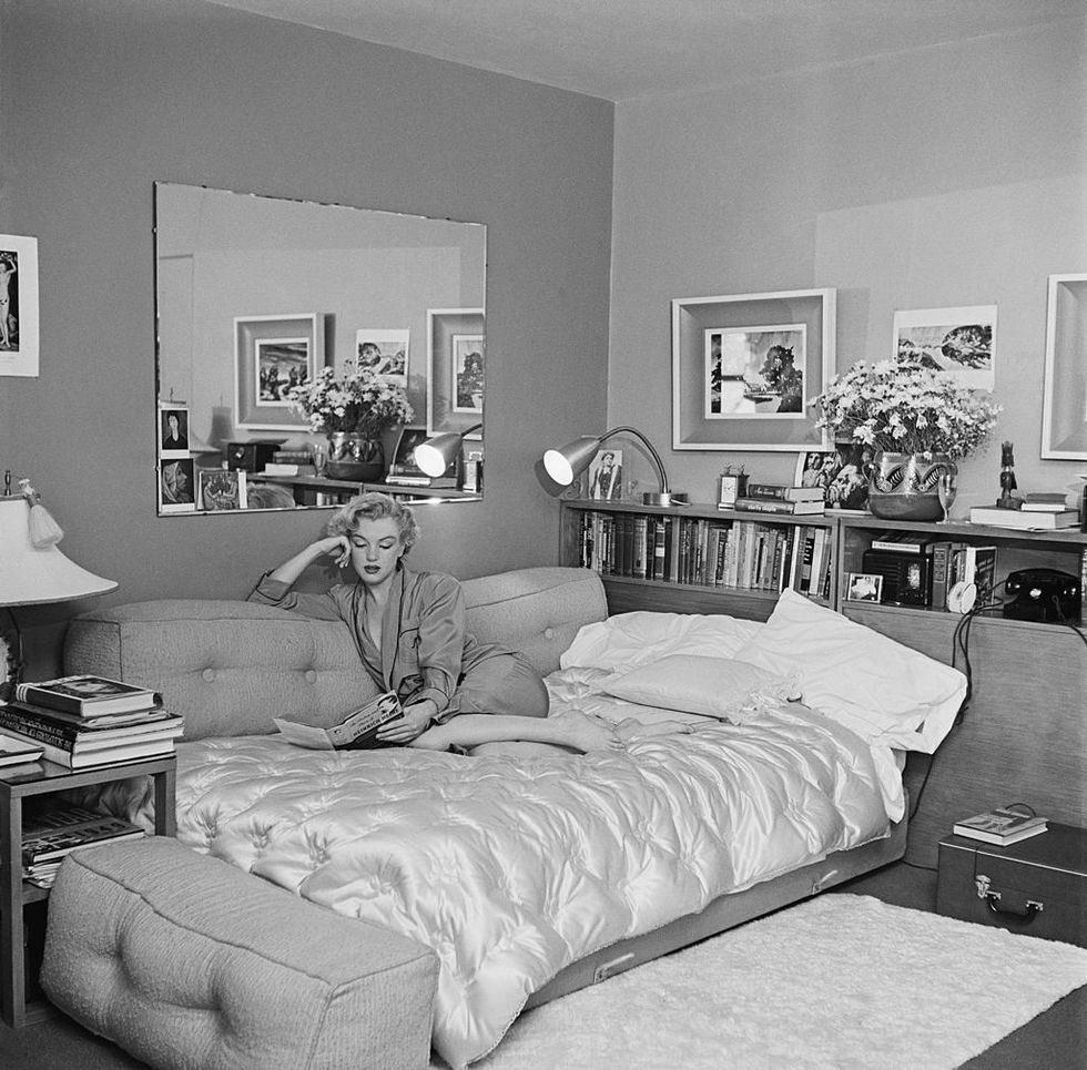 KBIS's tweet photo. Take a rare glance into the lives of these old #Hollywood stars living glamorously at home: https://t.co/b6V9OdZHCZ @VERANDAmag https://t.co/luulaPpMYv