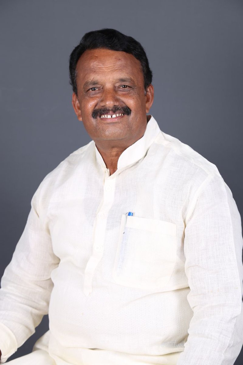 Mahante51920512's tweet photo. Res,Shri @AmitShah ji 

C.S.Nadagouda MLA(INC) &amp; A.S.Patil MLA(JDS) bothe Candidates belong’s “Reddy Caste” But Shri @SDHiregoudar belonged strong caste of #Muddebihal #Panchamasali (Lingayat) so please provide #Muddebihal_Assembly_BJP_Ticket https://t.co/1XzdtjBSEb