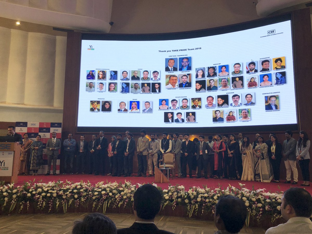 YiTweets's tweet photo. The Dream Team #TakePride2018 #BeMaximum https://t.co/iSp0JcG4qx