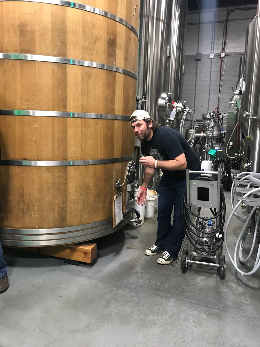 tncraftbeermag's tweet photo. Thank you to @GreenBenchBrew for hosting the Tennessee brewers and TCB at #foederforthought! We had an outstanding time last night. #craftbeer #TNbeer #yazoobrew #embracethefunk #wiseacrebrewing #blackberryfarmbrewery https://t.co/2rmRbjIxUM