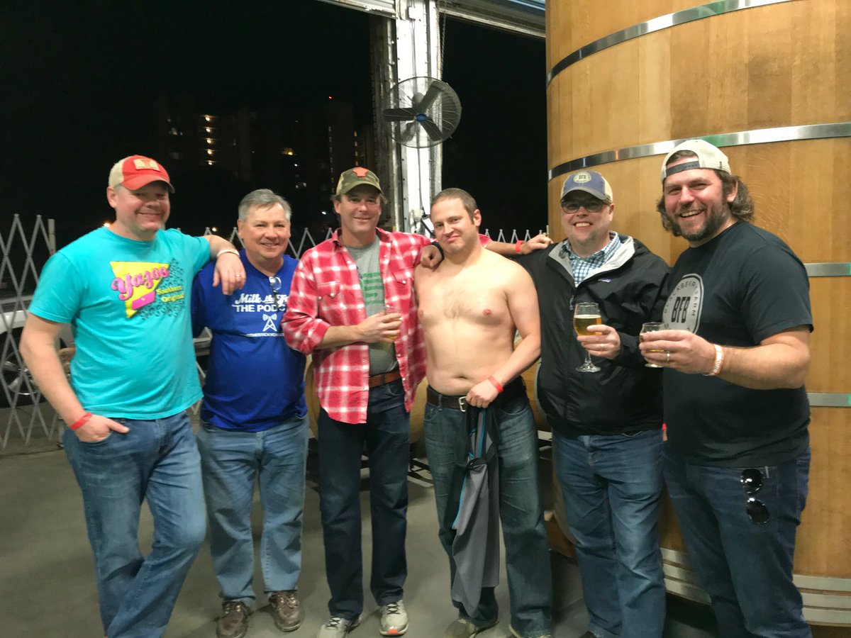 tncraftbeermag's tweet photo. Thank you to @GreenBenchBrew for hosting the Tennessee brewers and TCB at #foederforthought! We had an outstanding time last night. #craftbeer #TNbeer #yazoobrew #embracethefunk #wiseacrebrewing #blackberryfarmbrewery https://t.co/2rmRbjIxUM