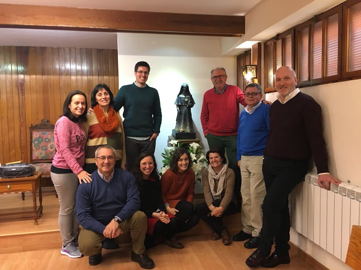 hijasdejesus_es's tweet photo. Una amplia representación de los participantes en el #3IEL de Filipinas se reúnen hoy en Madrid. Un día para las resonancias, ecos, soñar, caminar juntos y poder compartirlo con otros https://t.co/ceN9x1RRN4