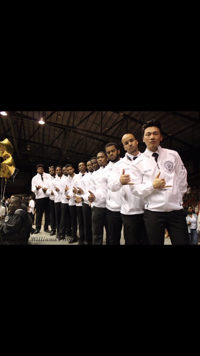 The_Truth_15's tweet image. Happy Alphaversary to D.I.S.T.R.I.C.T 12. I love y’all Lbs been to war together for a long time. To my pops thanks for showing us the way🤙🏿 #SPRING15 #madeintheDISTRICT #OurSonsComeTomorrow #