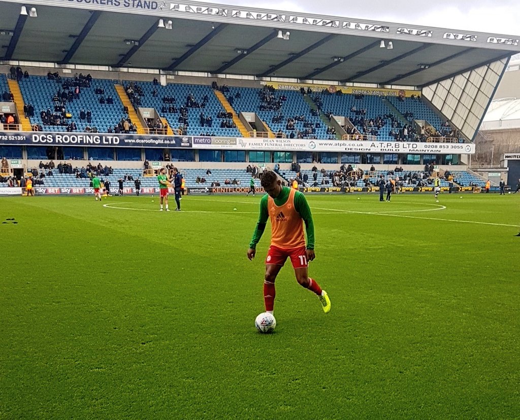BrentfordFC's tweet photo. 📸 The lads out for the warm-up
Just over 20 minutes until kick-off
#MFCBEES https://t.co/fsINzN890n
