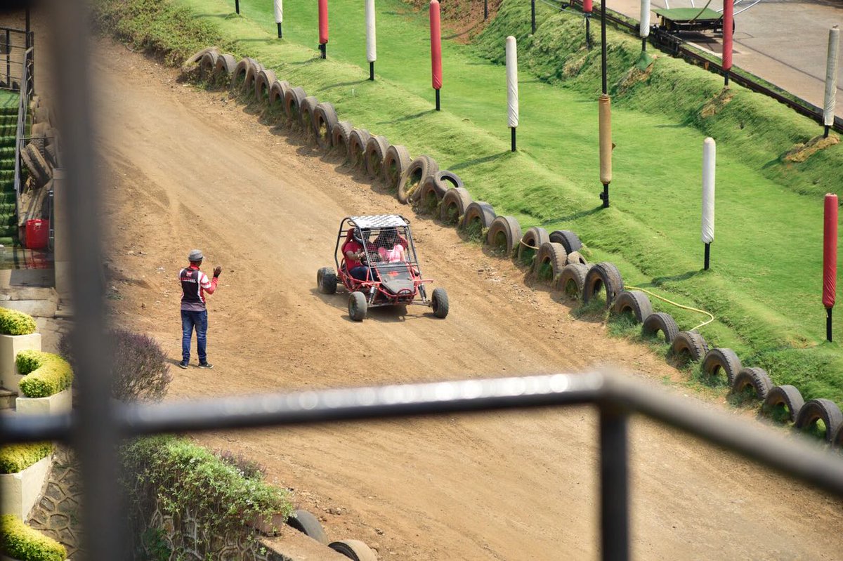 RenaultIndia's tweet photo. Enthusiastic and excited, the #GangOfDusters engage in some adventurous activities at @dellaadventure, Lonavala.
#ExpeditionDrive #MumbaiToLonavala
@CEATtyres https://t.co/FCysYNiGRu