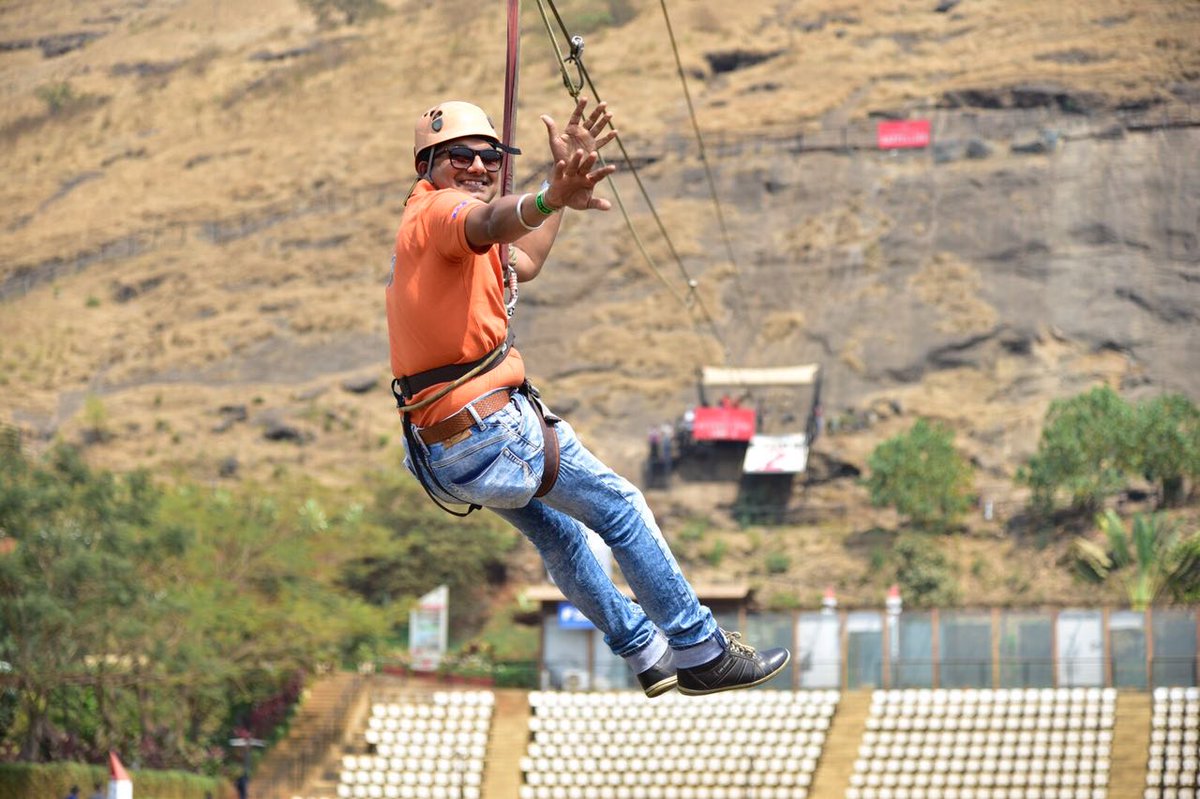 RenaultIndia's tweet photo. Enthusiastic and excited, the #GangOfDusters engage in some adventurous activities at @dellaadventure, Lonavala.
#ExpeditionDrive #MumbaiToLonavala
@CEATtyres https://t.co/FCysYNiGRu