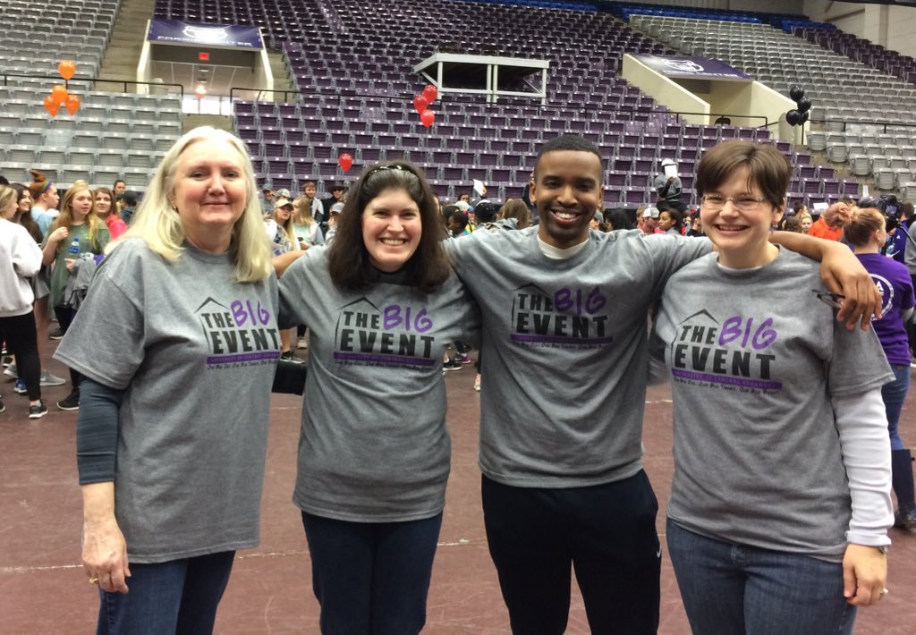 We're volunteering at UCA's The Big Event at Southridge Village of Conway, a senior living community! <a href="/ucabigevent/">UCA Big Event</a>