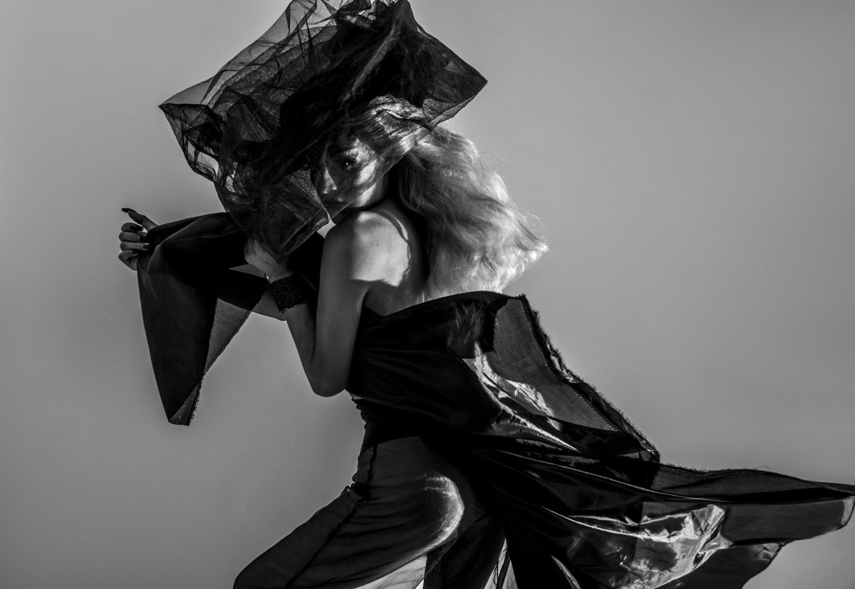 itsblackvelour's tweet photo. Sin @ladygaga y sus enormes plataformas no existiría hoy Black Velour.
“Recuerden que hoy tengo mi show estelar como parte de la temporada #queensvt , espero no se lo pierdan, les guste y lo disfruten “ 🖤🖤🖤. Gracias por todo el cariño !!!. https://t.co/u8X0kng4cA