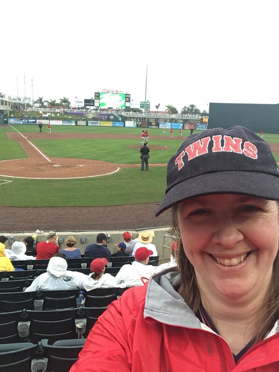 Mama73Disney's tweet photo. #TwinsPics https://t.co/RjdPk84pfh