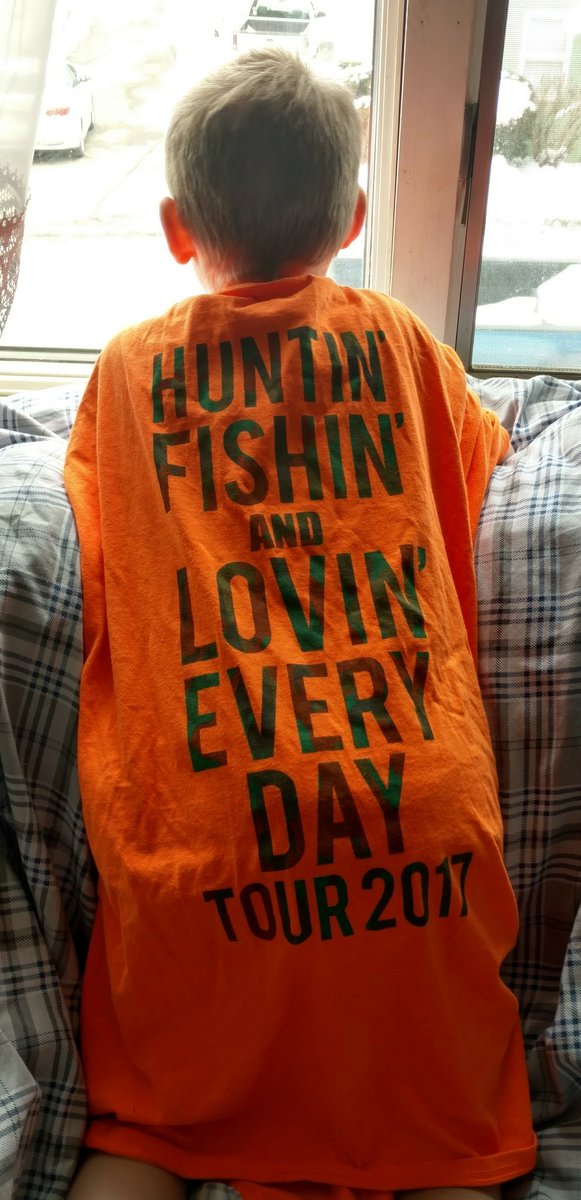 EdJackson8783's tweet image. Had to wear mommas shirt
@LukeBryanOnline