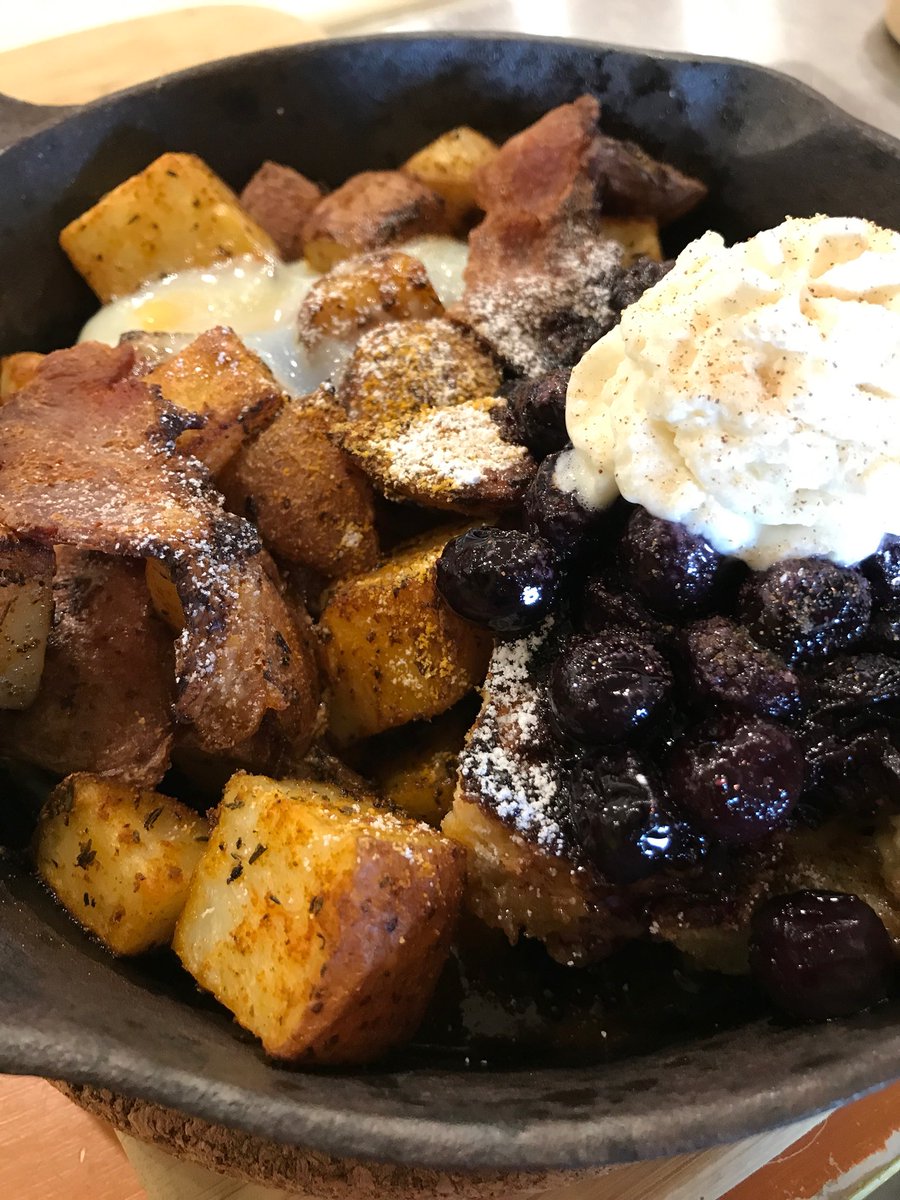 Our brunch today is a good one! 

Deep Dish French Toast topped with berries and whipped cream, Hashbrowns with a glorious egg on top and finished with a side of bacon 😎☀️ 

You really can’t get much else with this 🤙🏼🌿