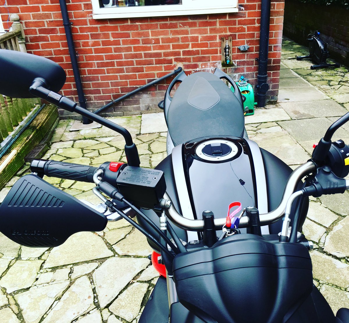 ScufferOriginal's tweet photo. The new hand guards from @OxfordProducts look awesome on bike along with the @delkevic_uk exhaust which sound awesome #biker #YouTube #MR98 #suzuki https://t.co/IQrHSZGE32