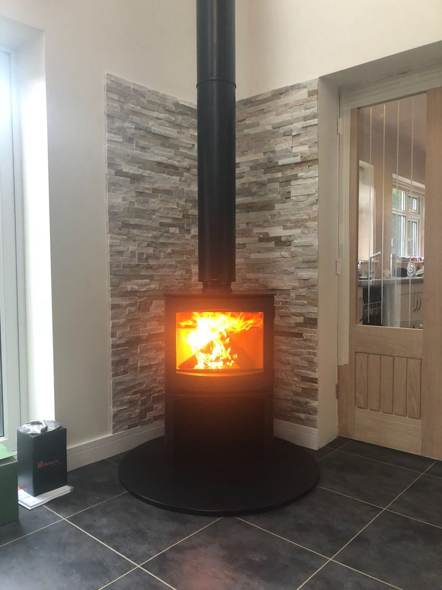 LeedsStoves's tweet photo. Dik Guerts Ivar 8 store Woodburning Stove with teardrop hearth maxi tiles and Twinwall flue system.@Drugasar_UK https://t.co/6e1P1AOmdw