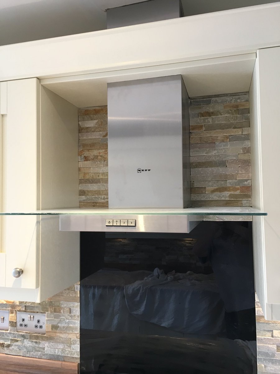 leedstilers's tweet photo. @Andrews_Tiles @leedstilers @tsjmag @TilemasterTeam @tilemasteradhes @mustanglevel_UK @LapicidaLtd @toptileraward @HgateAdvertiser @lcbtiling @LeedsHour #kitchentiling #leeds https://t.co/lxLyMeAbfc