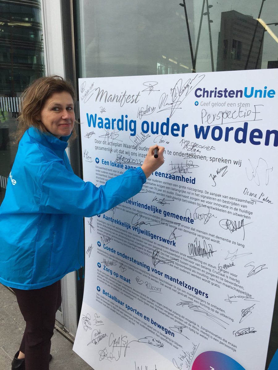 corinedijkstra's tweet photo. Vandaag met ChristenUnie collega’s uit het hele land Manifest “Waardig ouder worden” getekend . Ook voor Gouda van groot belang. Eerste stappen zijn gezet in samenwerking met alle stakeholders in Gouda! https://t.co/xr7OuBVvGh