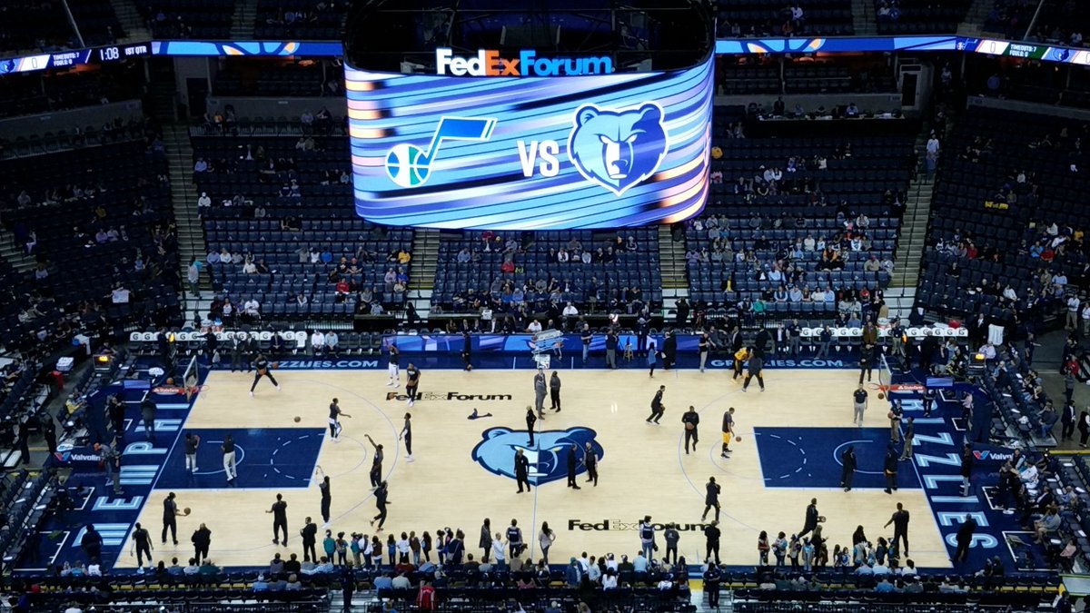 TravelerStadium's tweet photo. Last night at the FedExForum watching the Memphis Grizzlies! #mystadiumtravels #sports #basketball #NBA #Grizzlies #MEMPHIS #Tennessee #MemphisGrizzlies #ballin #GrindCity #grizz #gritandgrind #bluffcity #bealestreet #ballislife #wedontbluff #stadiumpics #grizznation #views https://t.co/IsUN38mKGD