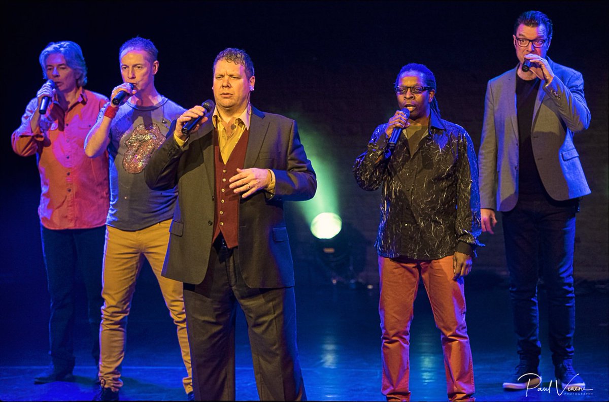 FlyingPickets's tweet photo. It's just 5 more nights till the next section of our Austrian Tour begins- gigs in Götzis, Wörgl and Leibnitz! There'still a few tickets left, grab one quick here https://t.co/4ftS2LIerR... CU on #Mar15th, #Mar16th and #Mar17th !! https://t.co/fuUWjWnqH0