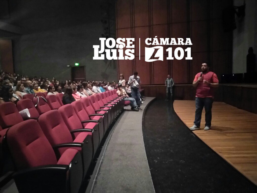 camaral101's tweet photo. Jose Luis correa y @MarioCasPe, solo tienen un voto; por eso, yo quiero que ustedes se sientan parte de este sueño y nos apoyen este 11 de marzo en las urnas. #L101 #L50 https://t.co/8fv5BX3g0T