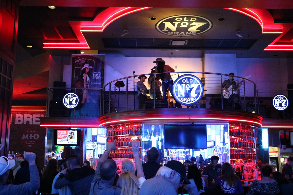 AshleyEWineland's tweet photo. We are so excited to return to #RemingtonPark tonight! Can't wait to party with you all again! #Iloveremington #countrymusic #simplelifetour https://t.co/V0JF2GbYoU