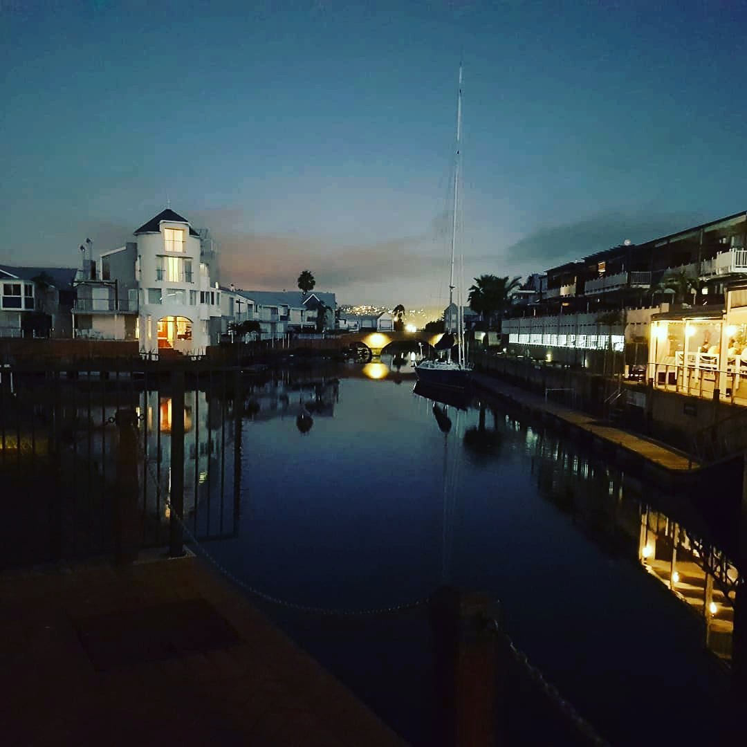 KnysnaWaterfrnt's tweet photo. Sunset at Knysna Waterfront #knysna #Knysnawaterfront https://t.co/3Mhgkujeyi