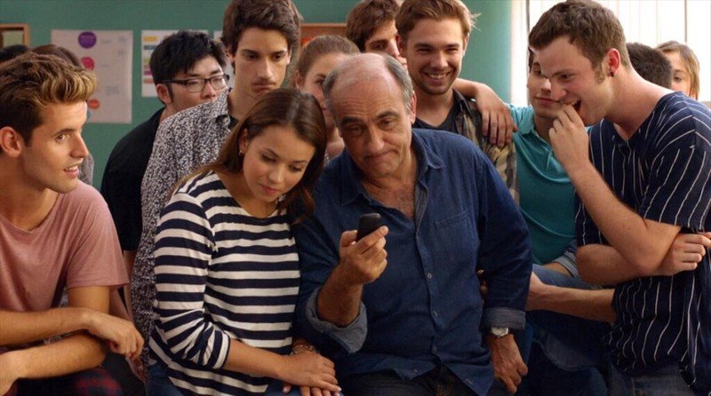 BrasilMerli's tweet photo. "Um ponto interessante é que o professor é extremamente iconoclasta, o que quer dizer que ele é destruidor de imagens consagradas e idolatradas. Nessa destruição de ícones, Merlí evidentemente passa às vezes do limite." Renato Janine, ex-ministro da Educação do 🇧🇷, sobre #Merli https://t.co/HtF9tNWZPZ