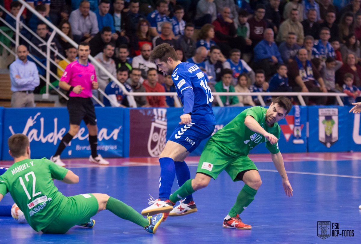 VinaAlbaliFS's tweet photo. |FOTOGALERÍA| 📸
Jornada 24 - 2ª División LNFS
FS Valdepeñas - Prone Lugo
#VamosMasseyCastro #FSValdepeñas #LNFS #ACPFSV https://t.co/l9sQJO6EKu