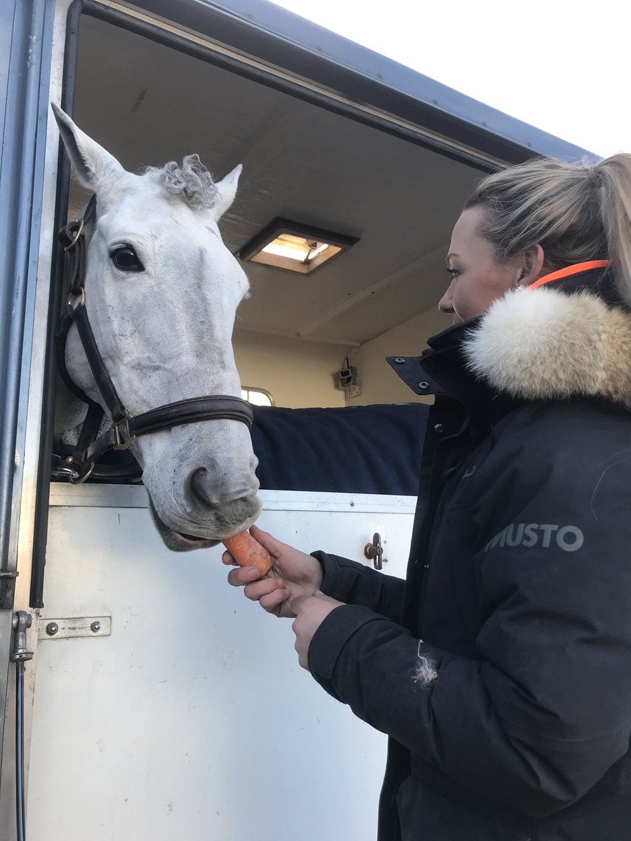 Great couple of days @TweseldownRC Smart time wins OI Hollywood Dancer wins BE100 &amp; Funtime Cilla 5th Open novice