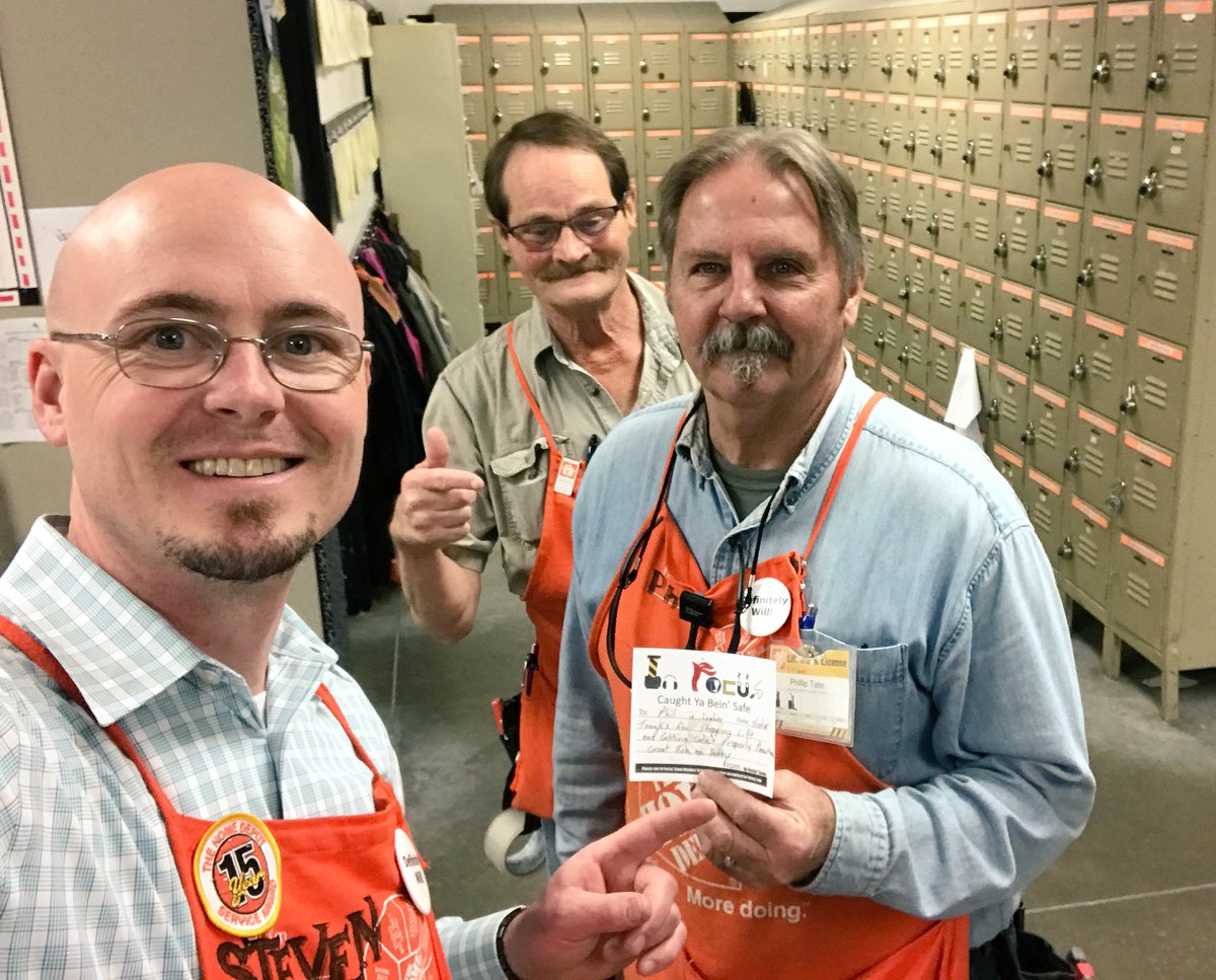 GandySteven's tweet photo. Phil was “Caught bein safe” when he stopped a potential safety violation involving two other associates! Way to lead the pack in safety awareness!! #Team8445 #SWBEST 👊🏼💣💥 https://t.co/mYbLODlcbv