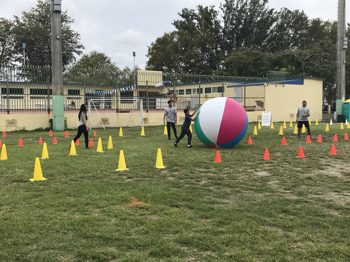 LpBlondet's tweet photo. @miamiparks Shenandoah Park having a great time with @kaboom @Target #playeverywhere @Miami_Grants @LiveHealthyLH @CityofMiami https://t.co/7ali18VSvl