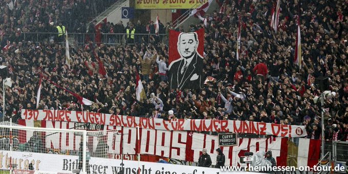 A banner by Mainz fans that says: "Eugen Salomon, 130 years. Forever Mainz 05!"