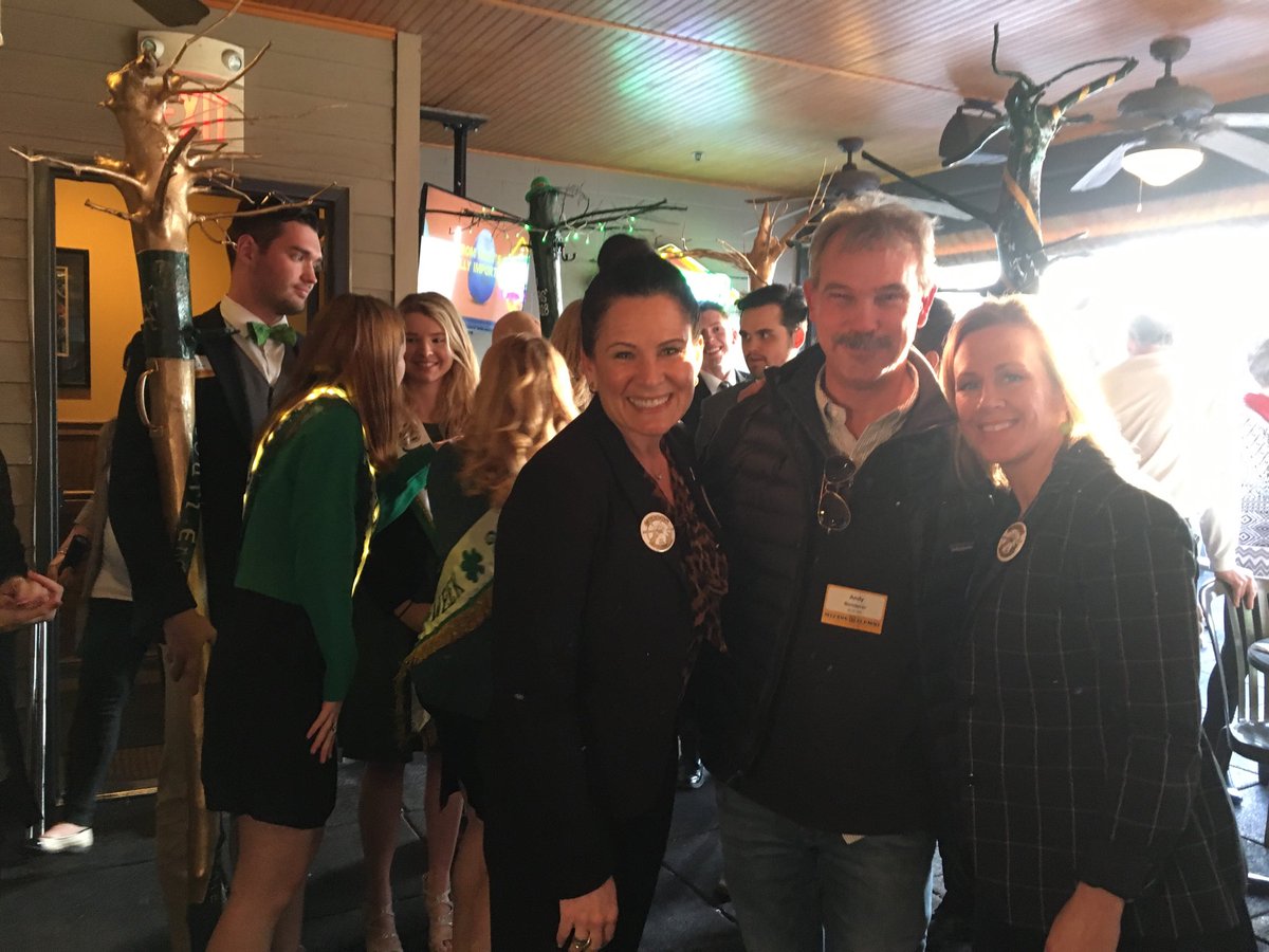 AndyBonderer's tweet photo. Mizzou Engineers Week Kick-Off Happy Hour @mizzouengineer https://t.co/HDxHQK0qWj