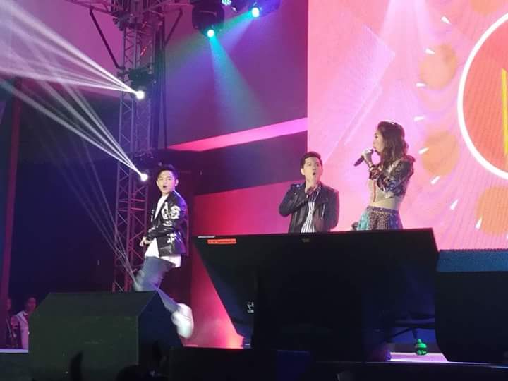 _JeremyGupdates's tweet photo. @VoiceTeensJer FB update.
"Last night at the #AdSummitPH2018 #JustAdLove
ASAPOFFICIAL"
031018
FOLLOW JEREMY'S OFFICIAL ACCOUNTS.
FB : JeremyGlinogaOfficial
IG : @theofficialjeremyg https://t.co/74iQiy1t9j