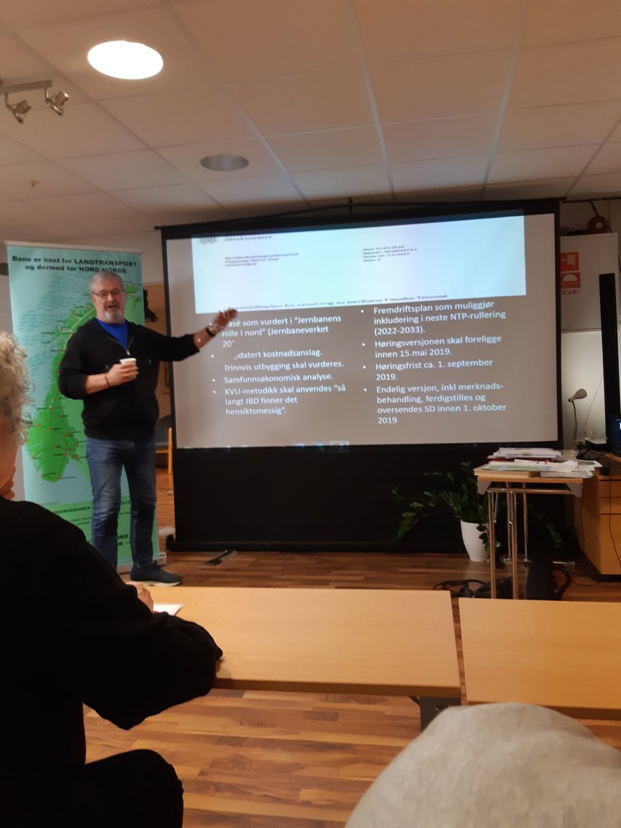 Togtiltromso's tweet photo. Seminar om tog i forbindelse med årsmøtet i @Naturvern i Troms. Tre gode innledninger om historie, arbeid med utredning og samiske hensyn #TogTilTromsø https://t.co/eqaaIgjFVT