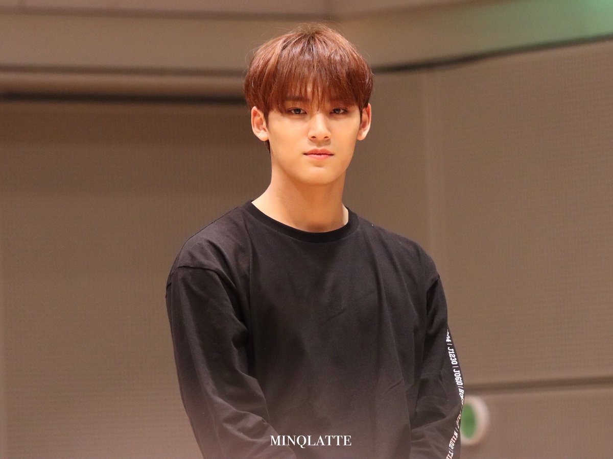 Adoring_SVT's tweet photo. [PIC/HQ] 180305 #SEVENTEEN 2018 Japan Arena Tour :: Nagoya Fansign - Mingyu

#세븐틴 #민규  
[© Minqlatte, 406Won] https://t.co/qNkLZ0lCQD