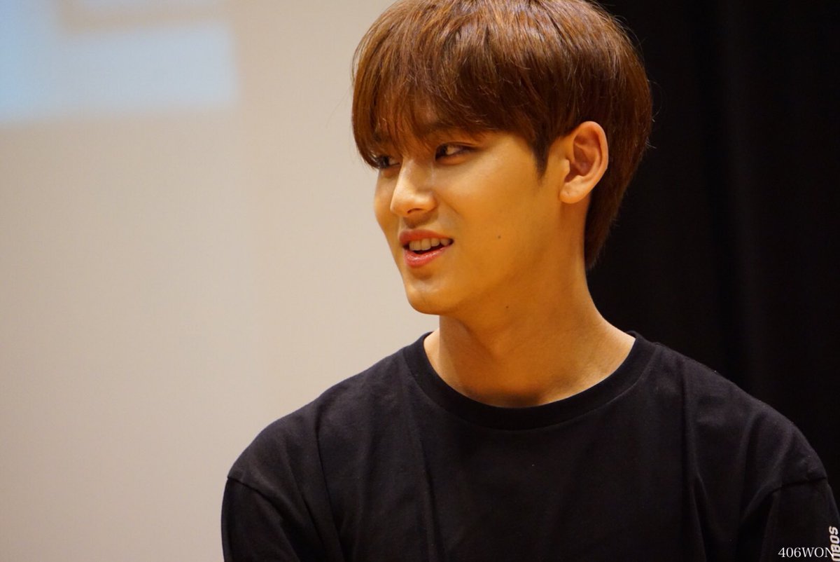 Adoring_SVT's tweet photo. [PIC/HQ] 180305 #SEVENTEEN 2018 Japan Arena Tour :: Nagoya Fansign - Mingyu

#세븐틴 #민규  
[© Minqlatte, 406Won] https://t.co/qNkLZ0lCQD