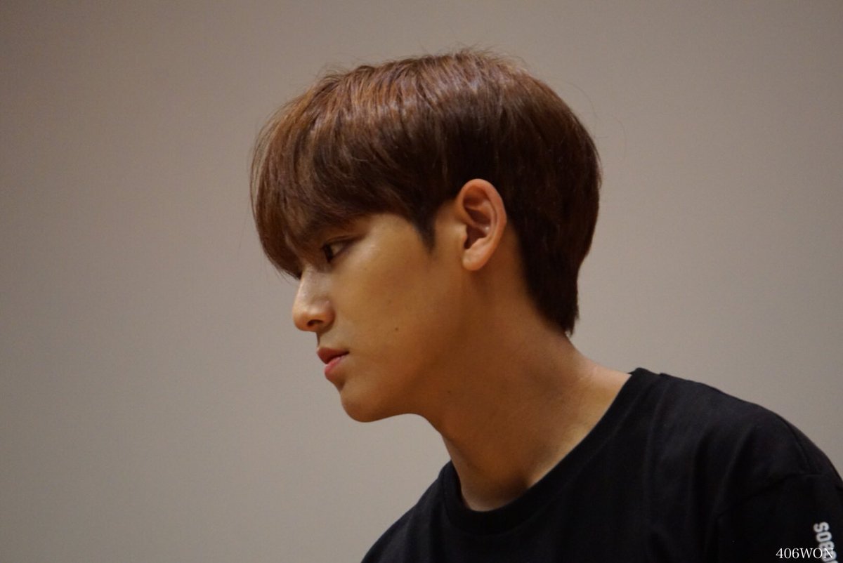 Adoring_SVT's tweet photo. [PIC/HQ] 180305 #SEVENTEEN 2018 Japan Arena Tour :: Nagoya Fansign - Mingyu

#세븐틴 #민규  
[© Minqlatte, 406Won] https://t.co/qNkLZ0lCQD